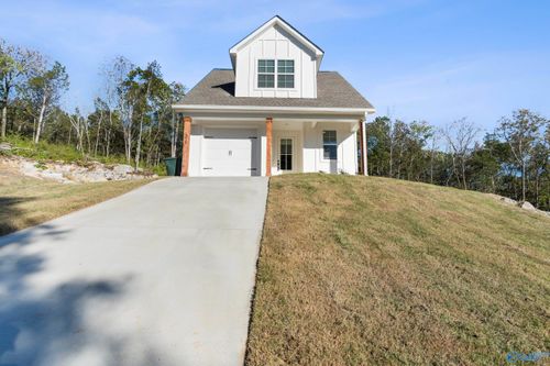 559 Farmingdale Rd Se, Huntsville, AL, 35803-2297 | Card Image