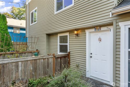 unit-b-9228 15th Ave Sw, Seattle, WA, 98106-2872 | Card Image