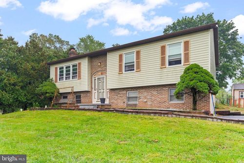 6221 Hocker Dr, HARRISBURG, PA, 17111-3334 | Card Image