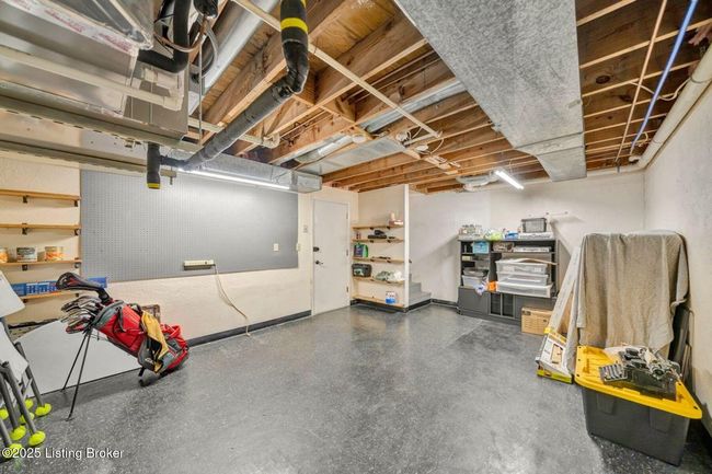 5503 Forest Lake Dr, Condo with 2 bedrooms, 3 bathrooms and null parking in Prospect KY | Image 37