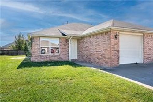 317 E Marietta Ct, Rogers, AR, 72758-8522 | Card Image