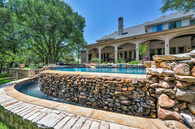 565 Lost Hunters Cyn, House other with 5 bedrooms, 5 bathrooms and 3 parking in China Spring TX | Image 62