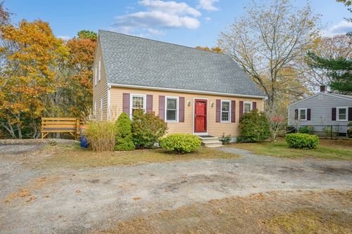 9 22nd St, Onset, MA, 02558-1660 | Card Image