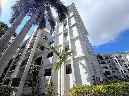 apt-517-900 River Reach Dr, Fort Lauderdale, FL, 33315-1170 | Card Image