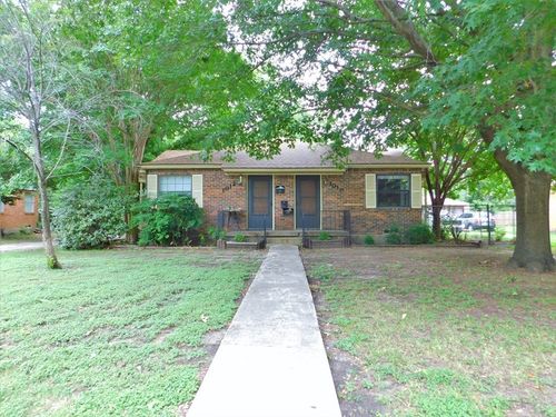 1010 Denton St, Denton, TX, 76201-2889 | Card Image