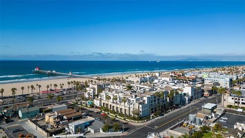 m29-200 Pacific Coast Hwy, Huntington Beach, CA, 92648 | Card Image