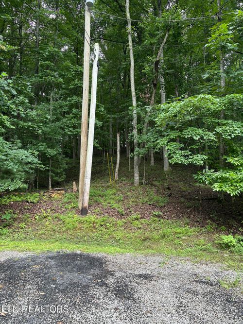14 Lynhurst Cir, Crossville, TN, 38558-6457 | Card Image