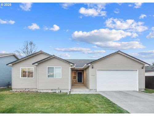 1705 E Glacier St, La Grande, OR, 97850-4043 | Card Image