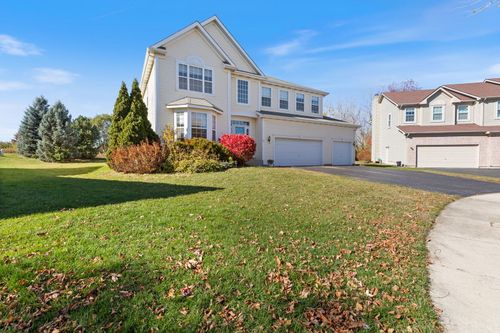 9 Lake Plumleigh Ct, Algonquin, IL, 60102-5025 | Card Image
