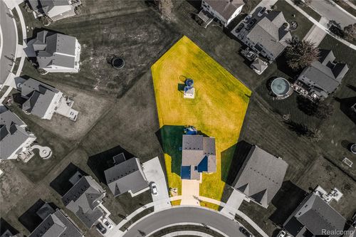 6811 Chandler Dr, Van Buren Township, MI, 48111-1824 | Card Image