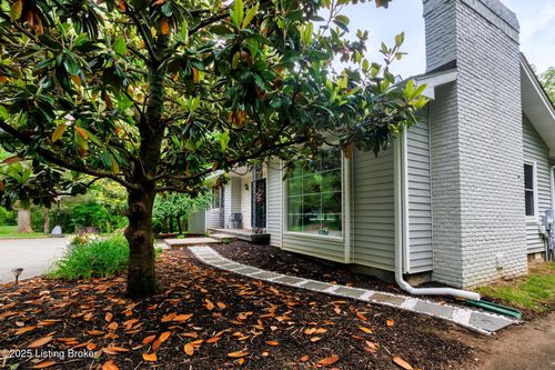 11805 Cedardale Rd, Anchorage, KY, 40223-2311 | Card Image