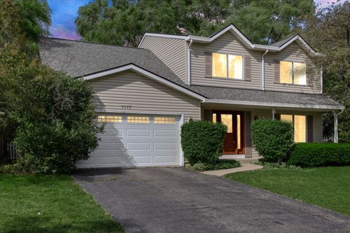 1117 Wishing Well Ln, Naperville, IL, 60564-8782 | Card Image