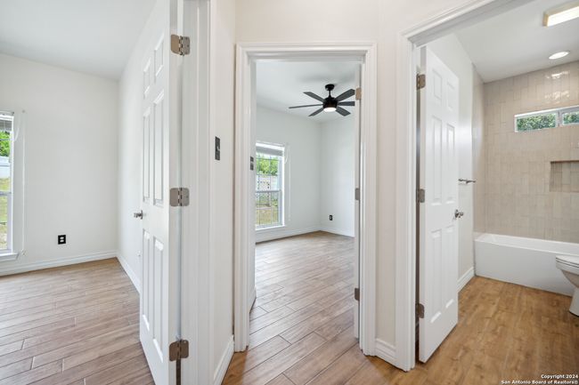 125 Hilltop Cir, House other with 3 bedrooms, 3 bathrooms and null parking in Mathis TX | Image 12