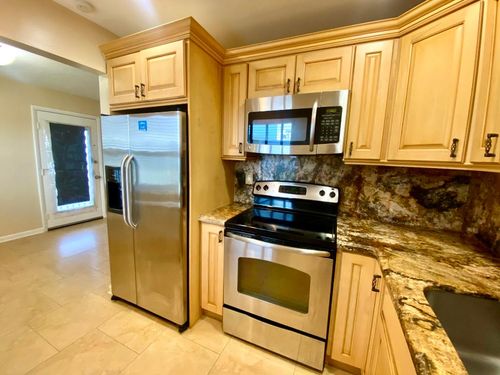 843 Flanders R, Delray Beach, FL, 33484-5337 | Card Image