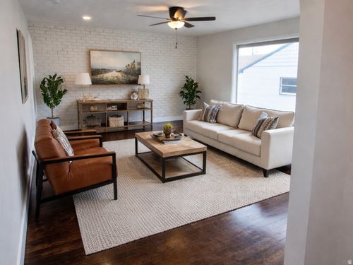 170 W 200 S, Vernal, UT, 84078-3115 | Card Image