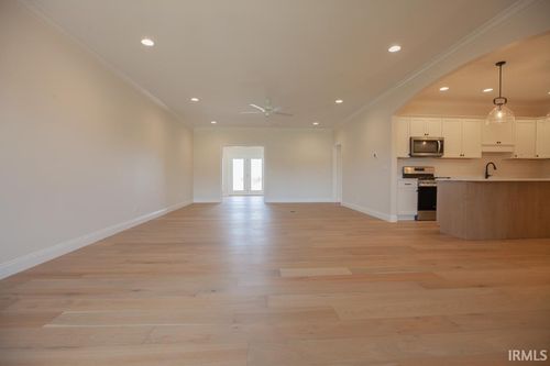 3036 White Oak Trl, Newburgh, IN, 47630-8561 | Card Image