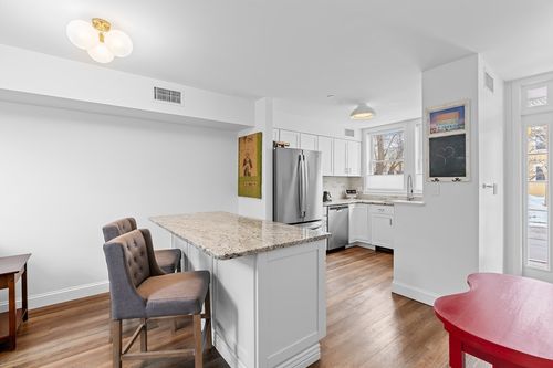 unit-9-129 Merrimac St, Newburyport, MA, 01950-2455 | Card Image