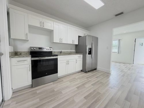 831 El Prado, West Palm Beach, FL, 33405-1826 | Card Image