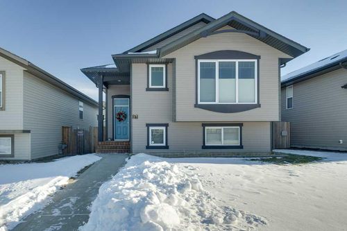 17 Brookstone Dr, Sylvan Lake, AB, T4S0M1 | Card Image