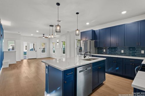 202-510 Stieren St, San Antonio, TX, 78210-1468 | Card Image