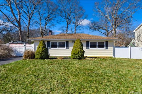 117 Main Ave, Mastic, NY, 11950-3913 | Card Image