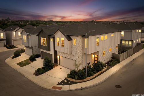 61-8851 Oakland Rd, San Antonio, TX, 78240-2065 | Card Image