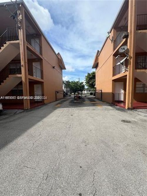 apt-211a-1230 W 54th St, Hialeah, FL, 33012-3040 | Card Image