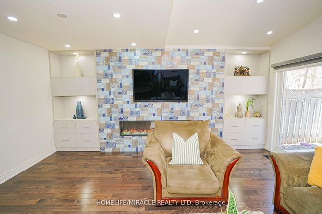 23 Hollowgrove Blvd, House other with 6 bedrooms, 5 bathrooms and 4 parking in Brampton ON | Image 13