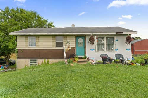 68090 Calvin Center Rd, Cassopolis, MI, 49031-9567 | Card Image