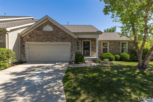 116 Baxter Commons Dr, Manchester, MO, 63011-3965 | Card Image