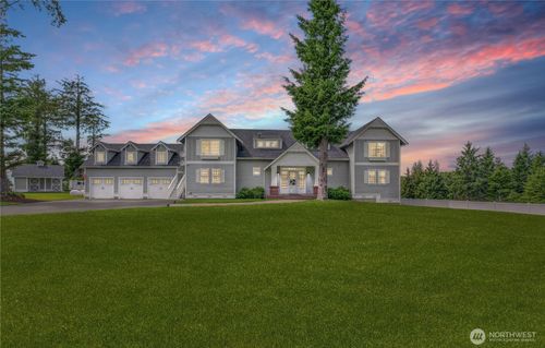 30 Chauncey Ln W, Pacific Beach, WA, 98571-8903 | Card Image