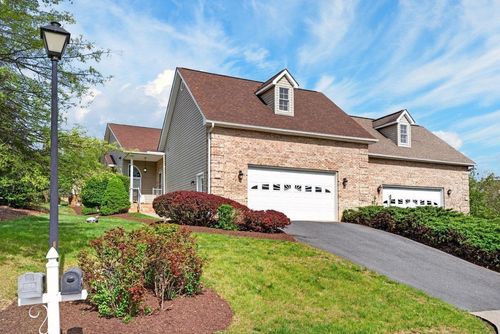 2102 Lake Terrace Dr, Harrisonburg, VA, 22802-6149 | Card Image