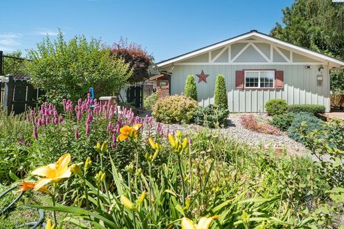 125 N Howard St, Tekoa, WA, 99033-5132 | Card Image