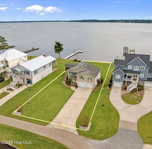 68 Canal Ln, Washington, NC, 27889-7568 | Card Image