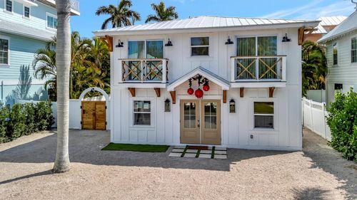 117 81st St, HOLMES BEACH, FL, 34217-1053 | Card Image