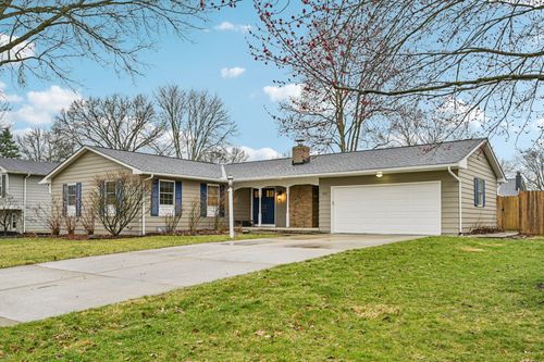 8207 Copperfield Dr, Columbus, OH, 43235-1101 | Card Image