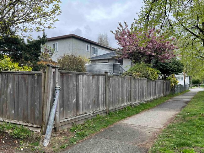 3087 Victoria Drive, House other with 5 bedrooms, 1 bathrooms and 2 parking in Vancouver BC | Image 3