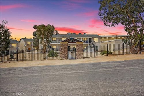 17802 Quantico Rd, Apple Valley, CA, 92307-2135 | Card Image