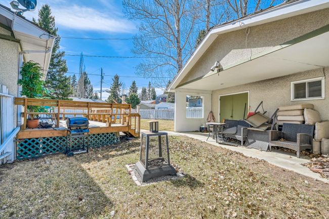 5407 Ladbrooke Drive Sw, Home with 3 bedrooms, 1 bathrooms and 6 parking in Calgary AB | Image 27