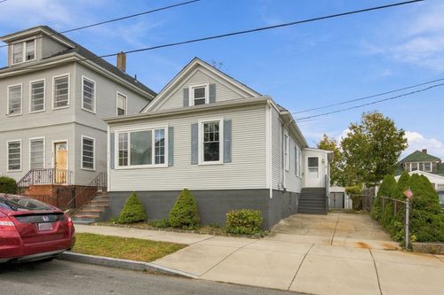 215 Clifford St, New Bedford, MA, 02745 | Card Image
