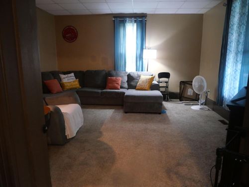 317 N 10th St, Cambridge, OH, 43725-1809 | Card Image