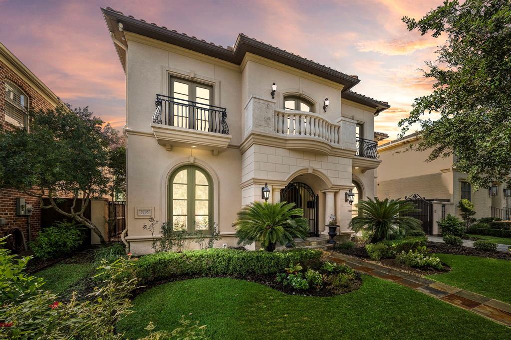 Grand Lake St, Bellaire, TX 77401