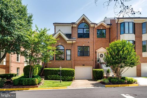 1498 Hampton Hill Cir, MCLEAN, VA, 22101-6016 | Card Image
