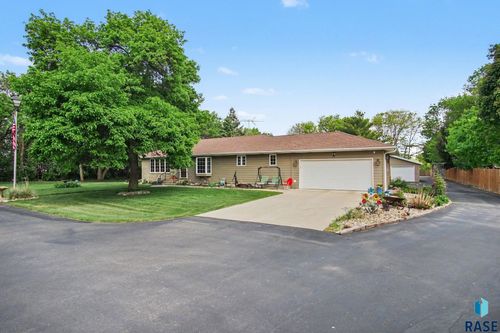 47852 273rd St Street, Harrisburg, SD, 57032-8222 | Card Image