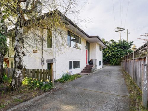 1196 Hopkins Pl, Victoria, BC, V8P5L6 | Card Image
