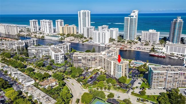 231 - 600 Parkview Dr, Condo with 3 bedrooms, 2 bathrooms and null parking in Hallandale Beach FL | Image 52