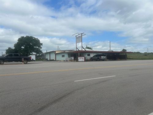 1301 Bessemer Ave, Llano, TX, 78643-1017 | Card Image