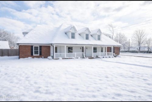 990 Eagle Ridge Cv, Hernando, MS, 38632-7214 | Card Image