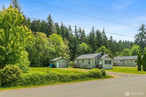 214 Endresen Rd, Hoquiam, WA, 98550-1008 | Card Image