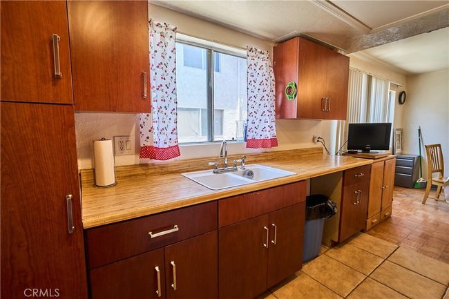 UNIT-33 - 14287 Foothill Blvd, Townhouse with 3 bedrooms, 3 bathrooms and 2 parking in Sylmar CA | Image 8